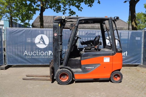 Linde E30HL-01/600 Electric Forklift 3000kg 4.87m 2015 E30HL-01/600 2015 2 Forklift image 17