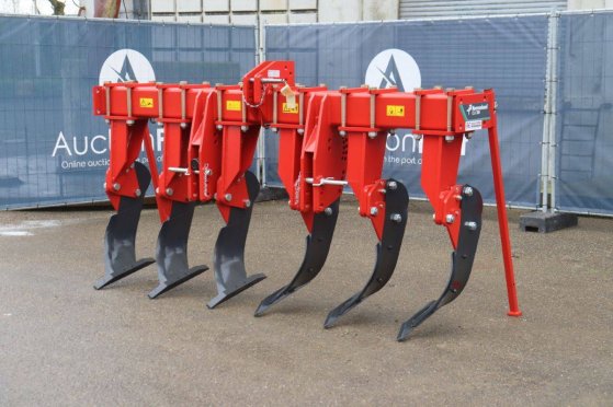 Kverneland CLI 630 Deep Tillage Tractor 2023 New Kverneland CLI630 2023 1 image 3