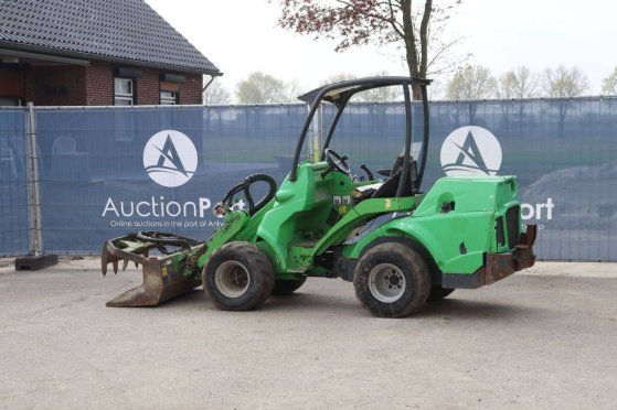 Articulated loader Avant M745 Diesel 36kW 2015 M745 2015 2 Wheel Loaders image 3
