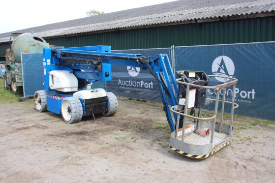 Nifty HR15 NDE Articulated Boom Lift Electric+Diesel 15.5m 2011 Nifty HR15 NDE 2011 2 image 3