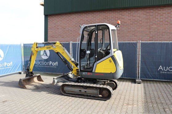 Mini excavator Wacker Neuson ET24 Diesel 2017 Neuson ET24 2017 2 image 3