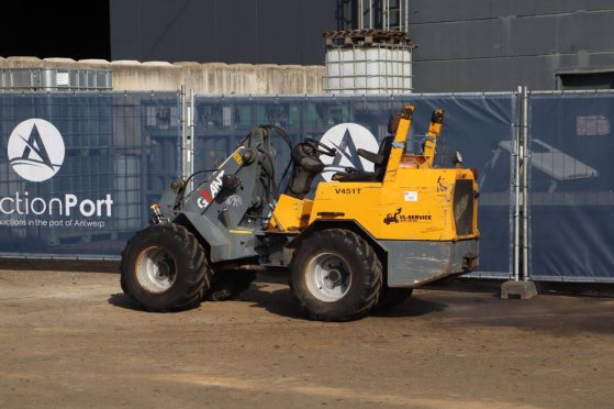 Articulated loader Giant V451T Diesel 45hp 2005 Giant V451T 2005 2 Wheel Loaders image 3
