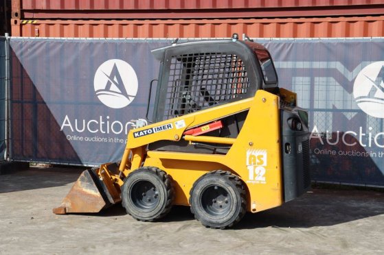 Skid steer loader Kato AS 12 Diesel 17.5kW 2021 Kato AS 12 2020 2 Wheel Loaders image 3