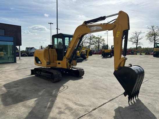 Midi excavator Caterpillar 305.5 Diesel 2013 305.5 2013 2 image 3