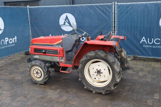 Mini tractor Yanmar FX215/Super Forte Diesel 20hp FX215/Super Forte 2 Tractor Units image 3