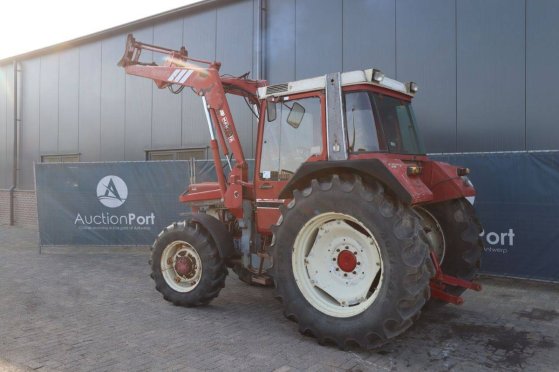 Tractor International 845AXL Diesel 60kW 1982 (Margin) International 845AXL 1982 2 image 3