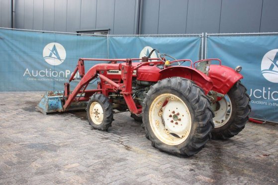 Yanmar YM3110D Mini Tractor Diesel 37hp with front loader YM3110D 2 Tractor Units image 3