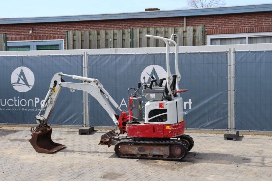 Mini excavator Takeuchi TB210R Diesel 8.8kW 2016 TB210R 2016 2 image 3