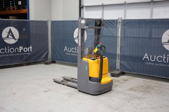 Stacker Jungheinrich EJC 112 Electric 1200kg 2016 EJC 112 2016 2 image 3