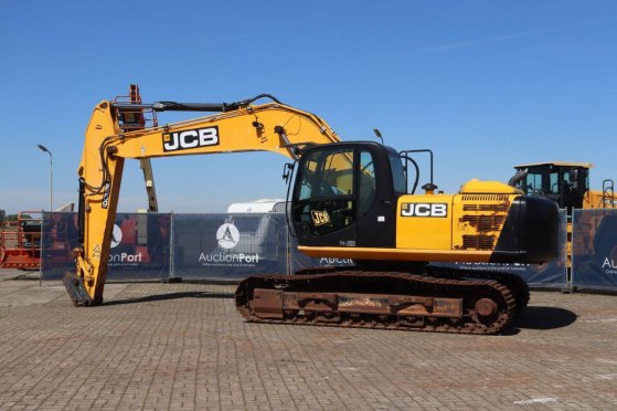 Crawler excavator JCB JS200LCT4i Diesel 129kW 2015 JS200LC-T4i 2015 2 Crawler Excavators image 3
