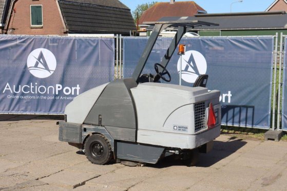 Nilfisk SR 1601 Electric Sweeper Nilfisk SR 1601 2 image 3