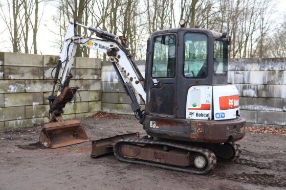 Crawler excavator Bobcat E32 Diesel 24.4kW 2015 E32 2015 2 Crawler Excavators image 3