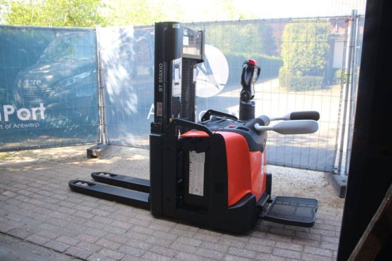Toyota SPE200D Electric Stacker 2000kg 2.5m 2018 SPE200D 2018 2 image 3