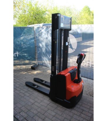 Toyota SWE120 Electric Stacker 1200kg 3.3m 2017 SWE120 2017 2 image 3