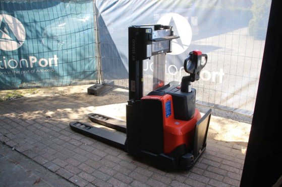 Toyota SWE200D Electric Stacker 2000kg 2.1m 2020 SWE200D 2020 2 image 3