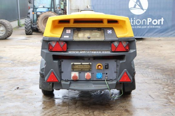 Trailed Compressor Atlas Copco QAX 20 Diesel 16kW 2014 QAX20 2014 2 Compressors image 3