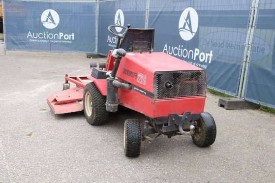 Toro Groundsmaster 220-D Diesel Ride-on Mower Toro Groundsmaster 220-D 2 image 3
