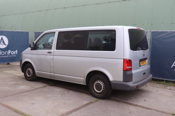 Volkswagen Caravelle Kombi Comfortline Diesel 102hp Van 2013 (Margin) Volkswagen Caravelle Kombi Comfortline 2013 2 Closed...