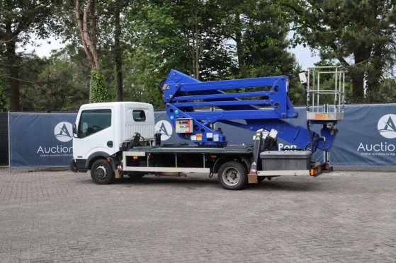 Crane truck Nissan Cabstar 35.13 Diesel 131hp 2008 Cabstar 35.13 2008 2 Crane trucks image 3