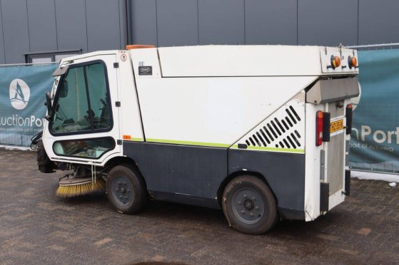 Tennant A60 Diesel Sweeper 2006 TENNANT A60 2008 2 image 3