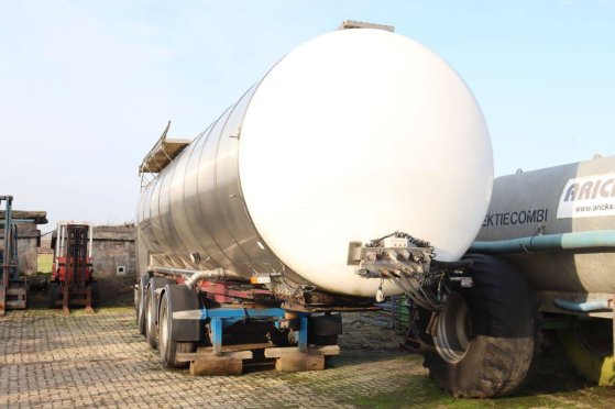 Tank Semi-trailer Burg BPO 15-30 RGZXX 2006 Burg BPO 15-30 RGZXX 2006 2 Tanker semi trailers image 3