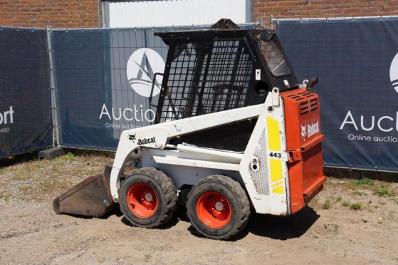 Skid steer loader Bobcat 443 Diesel 443 2 Wheel Loaders image 3