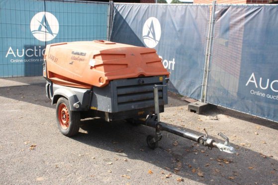Compressor Atlas Copco XAS57DD Diesel 7bar 2008 XAS57DD 2008 2 Compressors image 3