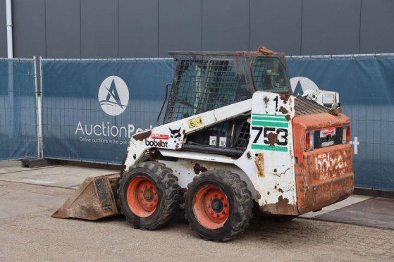 Skid steer loader Bobcat 753 Diesel 1993 753 1993 2 Wheel Loaders image 3
