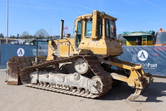 Bulldozer Caterpillar D5H LGP Series II Diesel 1994 D5H LGP Series II 1994 2 Dozers image 3