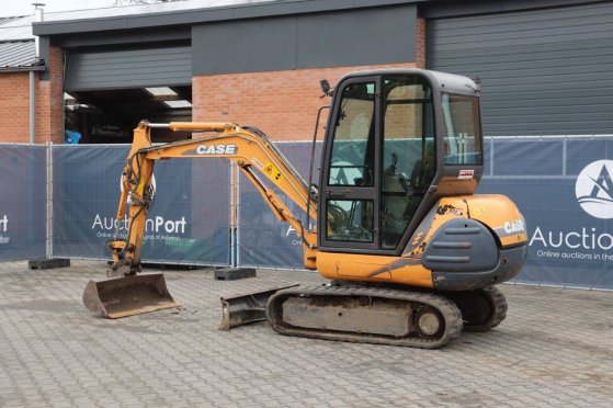 Rupsgraafmachine Case 28 CAB Diesel 2003 28 CAB 2003 2 Crawler Excavators image 3