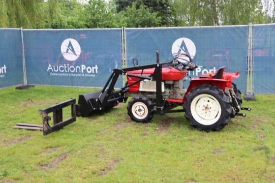Yanmar YM1602D Diesel Mini Tractor with Front Loader and Fork Head (Margin) YM1602D 2 image 3