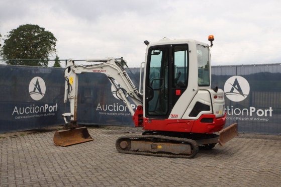 Mini excavator Takeuchi TB225 Diesel 16.5kW 2018 TB225 2018 2 image 3