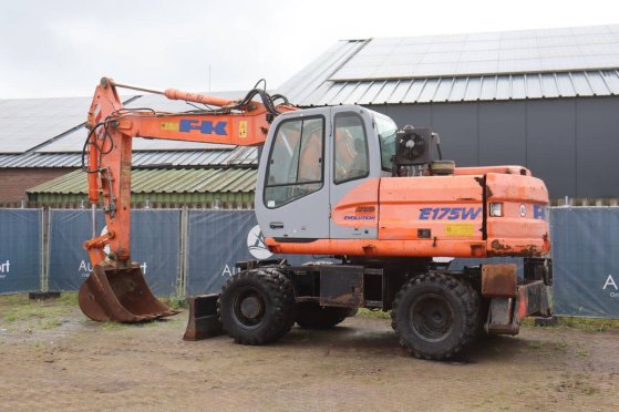 Wheeled excavator Fiat Kobelco E175W Diesel 112kW 2003 Fiat E175W 2003 2 Wheeled Excavators image 3