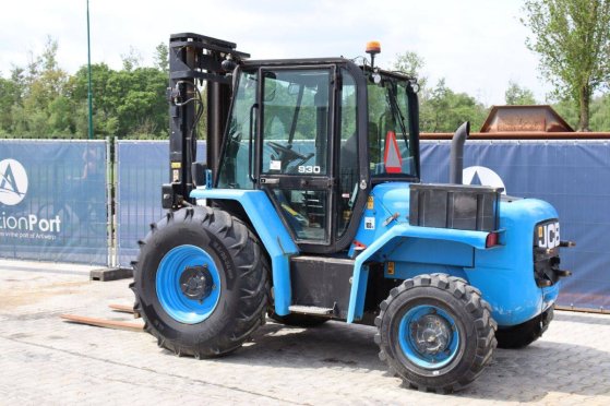 Rough-Terrain Forklift JCB 930 Diesel 3000kg 5.5m 2018 930 2018 2 Rough Terrain Forklift image 3