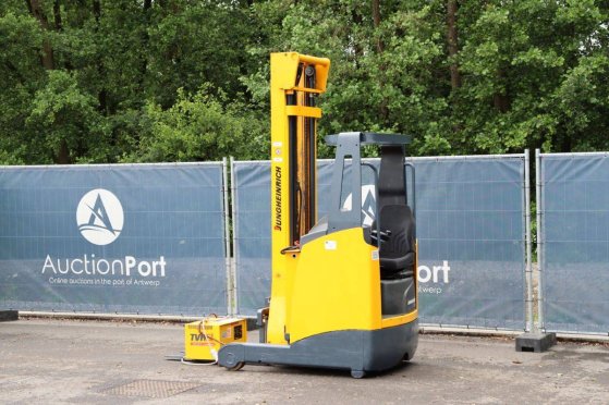 Jungheinrich ETV 110 Electric Reach Truck 1000kg 7.1m 2006 ETV 110 2006 2 image 3