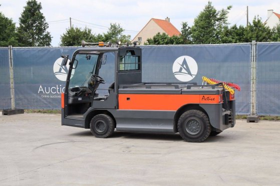 Linde P250 Electric Tractor 25000kg 2018 P250 2018 2 image 18