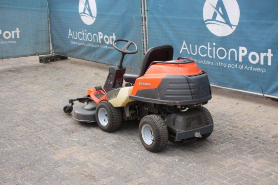 Husqvarna R 418Ts AWD Petrol Ride-on Mower (Margin) R 418Ts AWD 2014 2 image 3