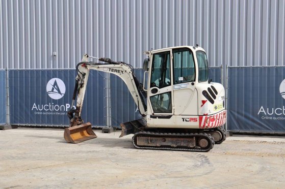 Crawler excavator Terex TC25 Diesel 17.4kW 2008 TC25 2008 2 Crawler Excavators image 3