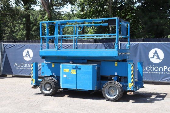 Scissor Lift Genie GS2669 RT Diesel 680kg 9.7m 2014 GS2669 RT 2014 2 Scissor Lifts image 3