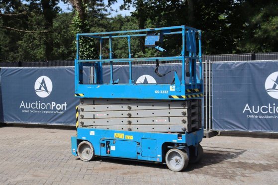 Scissor lift Genie GS-3232 Electric 227kg 11.75m 2007 GS-3232 2007 2 Scissor Lifts image 3