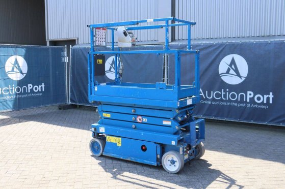 Skyjack SJIII-3219 Electric Scissor Lift 227kg 7.8m 2015 Skyjack SJIII-3219 2015 2 Scissor Lifts image 3