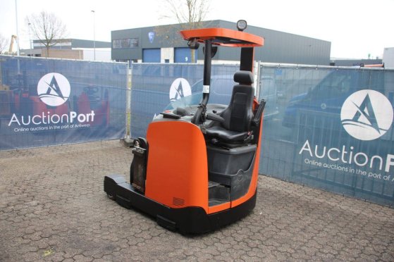 Toyota Electric Reach Truck 2 image 3