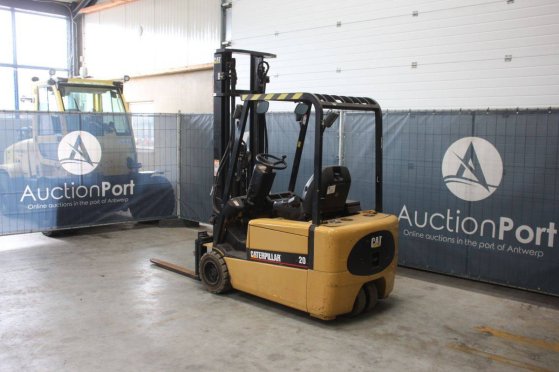 Caterpillar EP20KT Electric Forklift 2000kg 4.03m 2005 EP20KT 2005 2 Forklift image 3