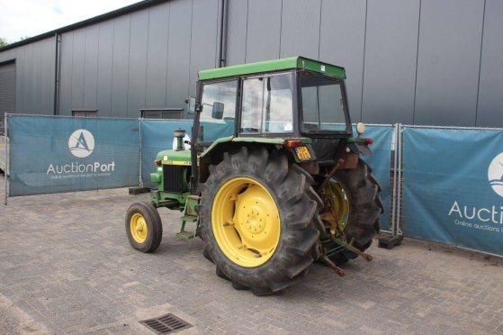 Tractor John Deere 2030 Diesel 1975 (Marge) John Deere 2030 1975 2 image 3