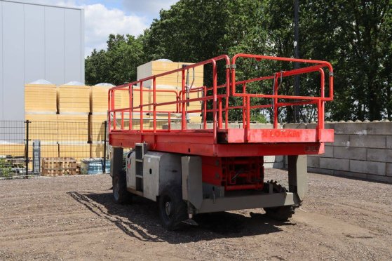 Scissor Lift Haulotte H12SXLNT Diesel 700kg 12m 2014 Haulotte H12SXLNT 2014 2 Scissor Lifts image 3