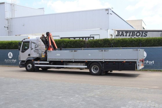 Volvo FL 240 Diesel Crane Truck 2011 FL 240 2011 2 Crane trucks image 18