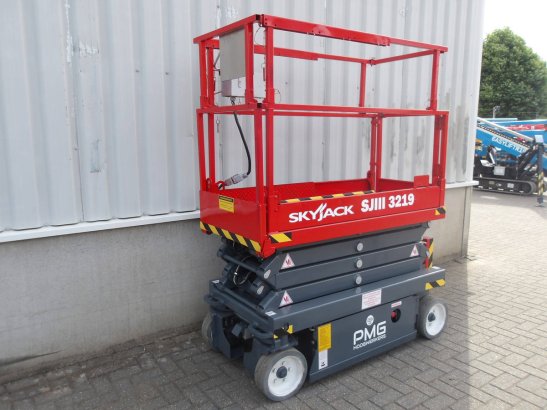 SkyJack SJ3219 Electric Scissor Lift 7.81m 2017 Skyjack SJ3219 2017 2 Scissor Lifts image 3