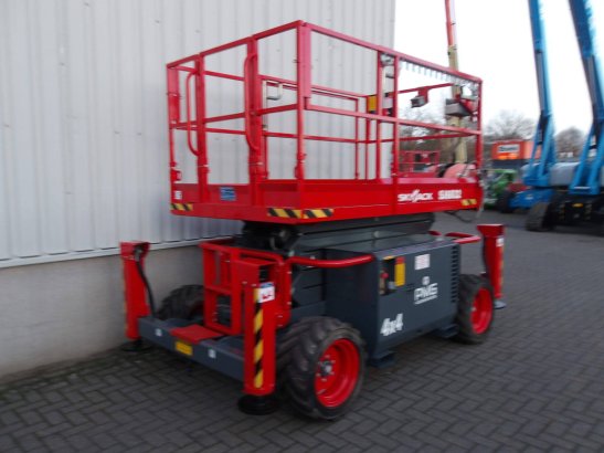 Skyjack SJ6832RT Diesel Scissor Lift 11.75m 2018 Skyjack SJ6832RT 2018 2 Scissor Lifts image 3