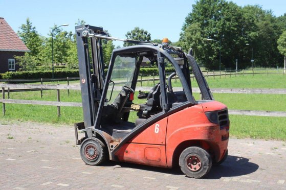 Linde H25 Diesel Forklift 2500kg H25 2 Forklift image 3