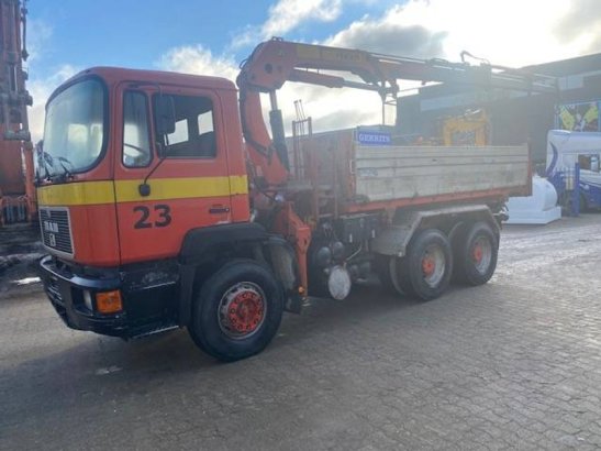 MAN 26.332 6x4 Diesel Tipper Truck 1990 with Crane 26.332 6x4 1990 2 image 3